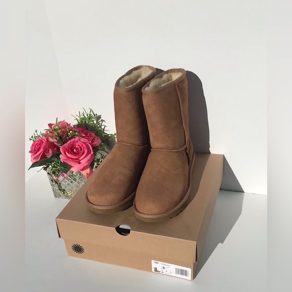 UGG Classic Short II Boot - Picture 3 of 8